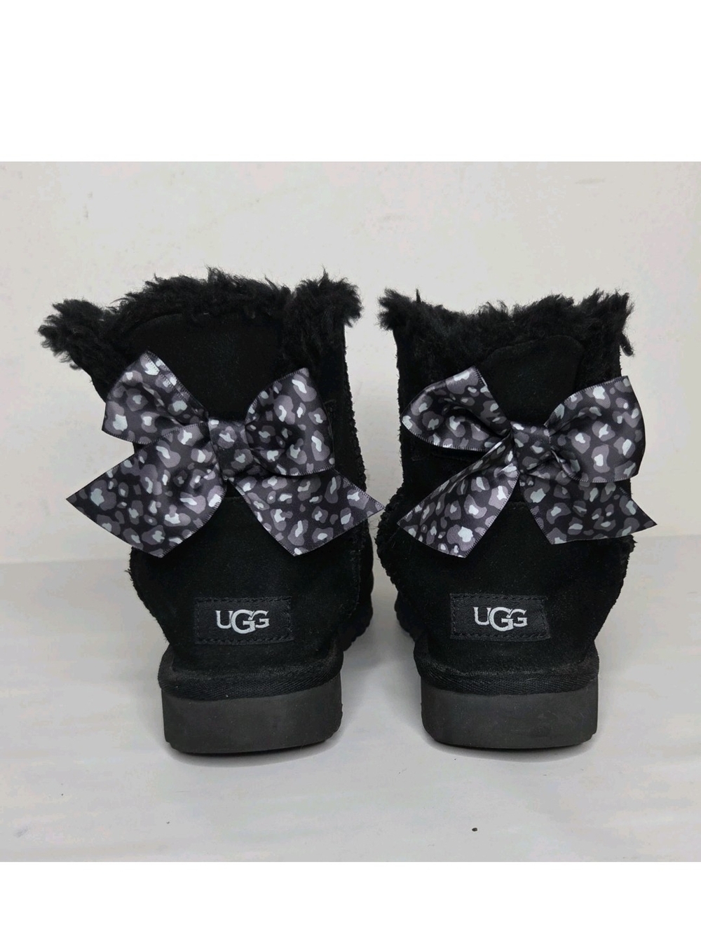 UGG Mini Bailey Bow Leopard Boot Women 8 Black Suede Ankle Y2k Indie Sleaze Cozy